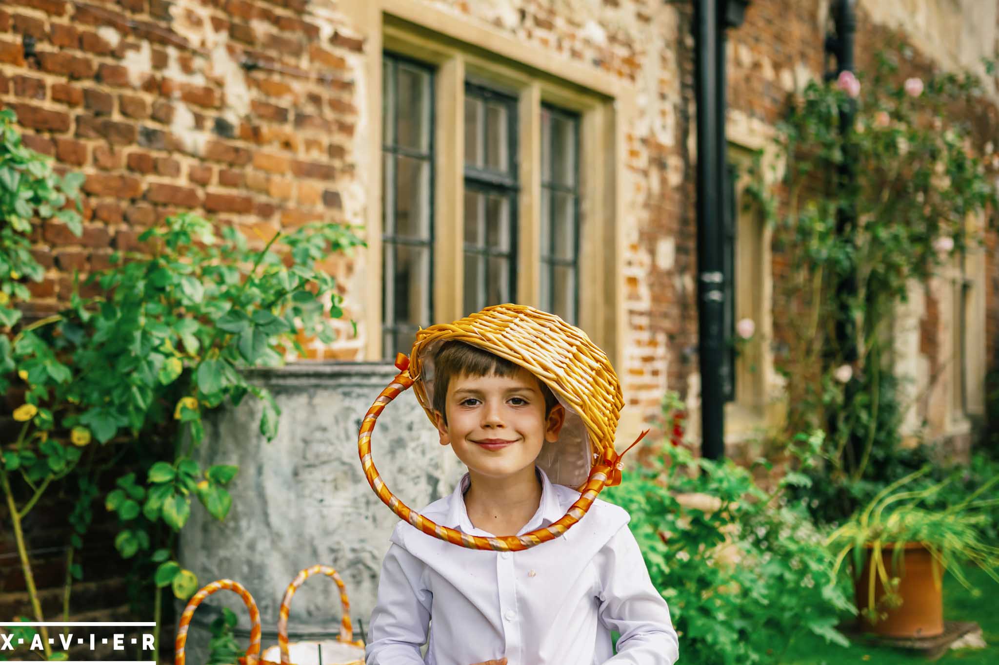Young guests play in the courtyard